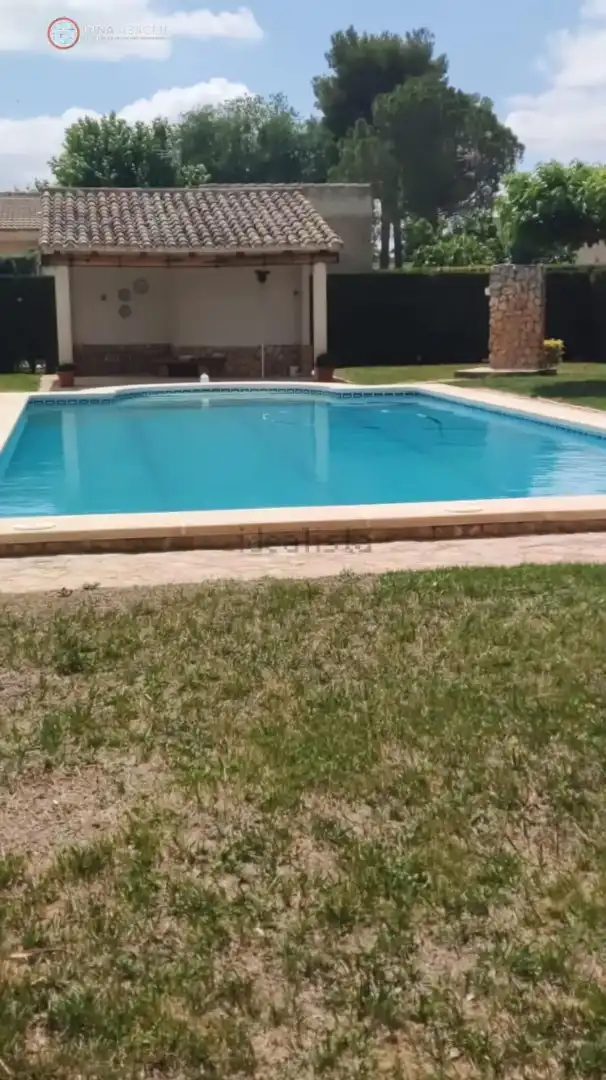 Piscina de Casa o xalet en venda en Albacete amb Aire condicionat, Calefacció i Jardí privat