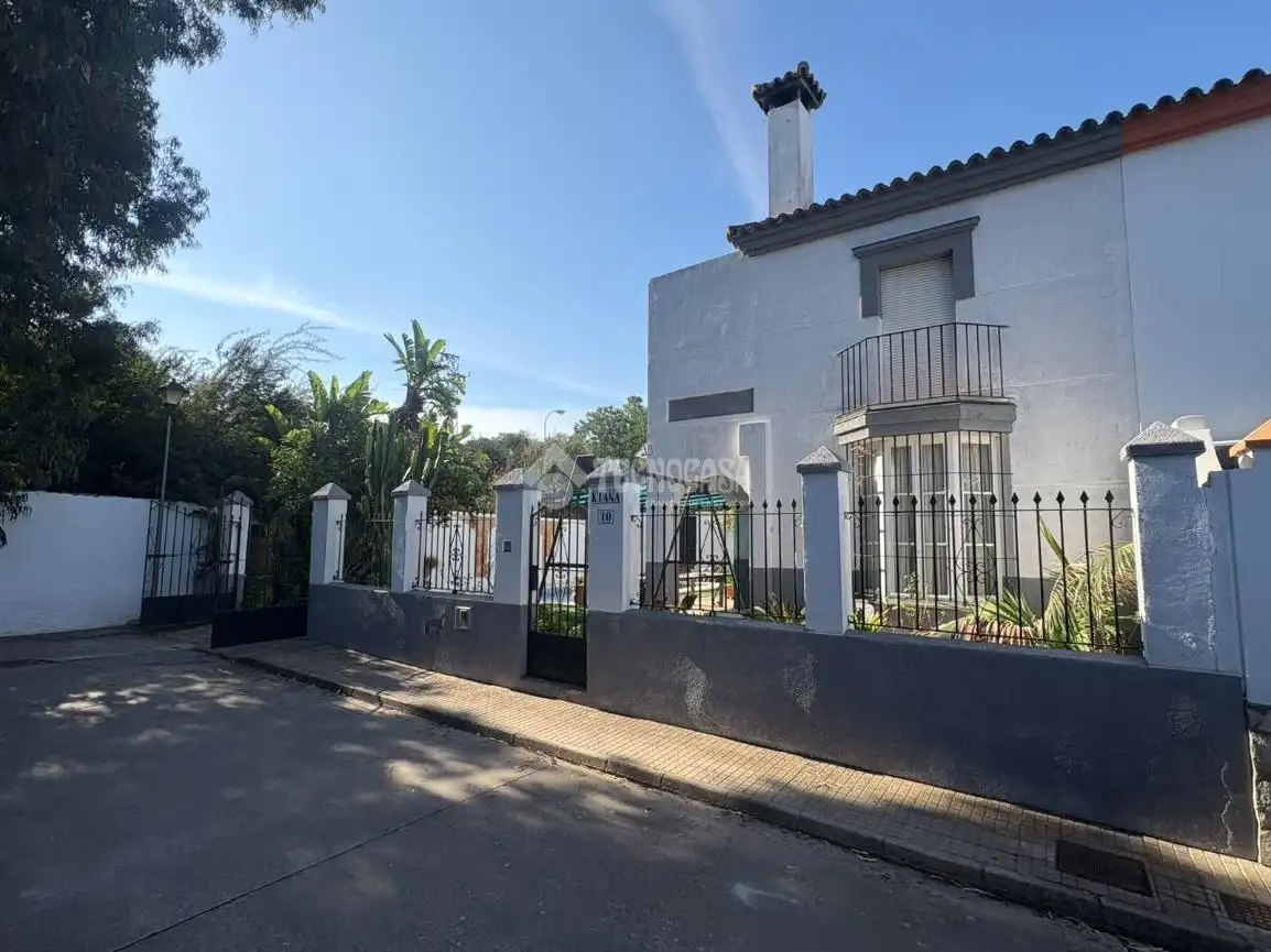 Vista exterior de Casa o xalet en venda en Bonanza - Avda de Huelva - Barrio Andalucia