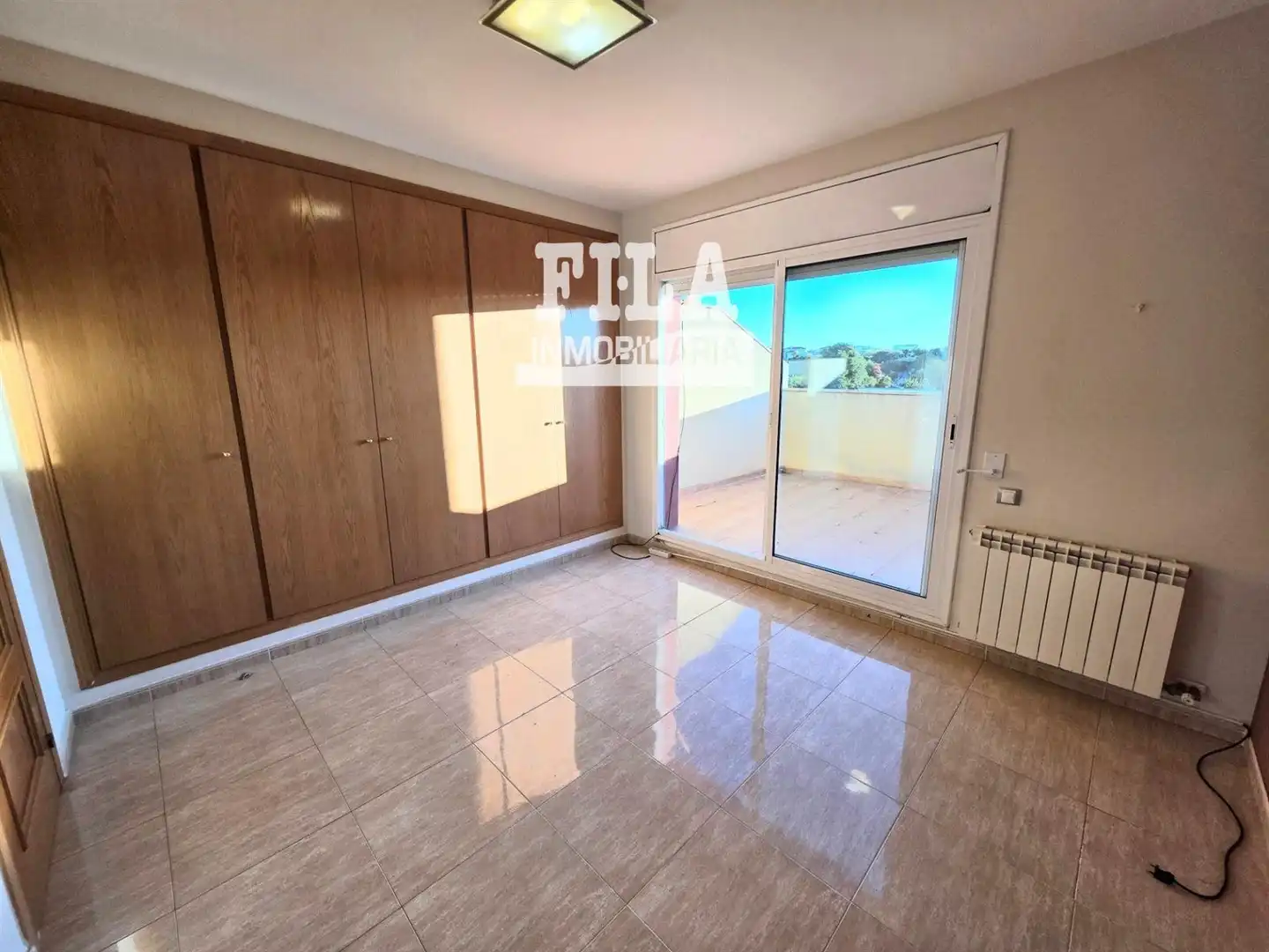 Casa aparellada amb jardí en venda a La Pobla de Montornès, imagen 15