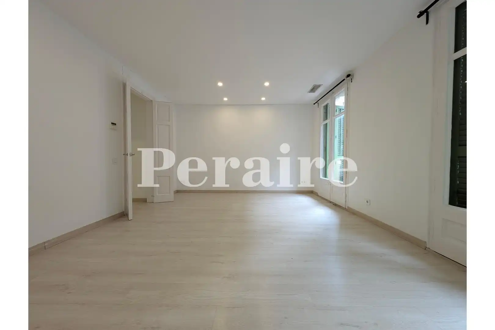 Flat with terrace to rent in Calle Rocafort 80, imagen 6