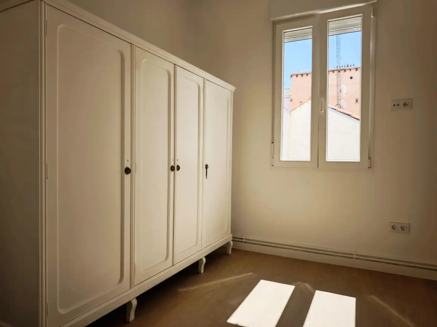 Schlafzimmer von Wohnung zur Miete in Madrid mit Klimaanlage, Heizung und Terrasse