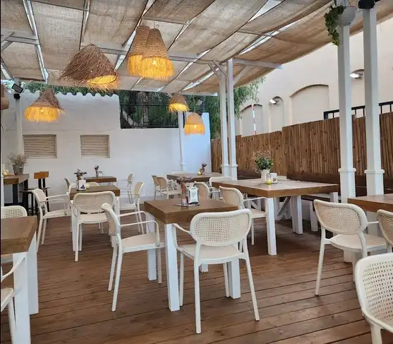 Local comercial en traspàs a Nueva Andalucía, imagen 2