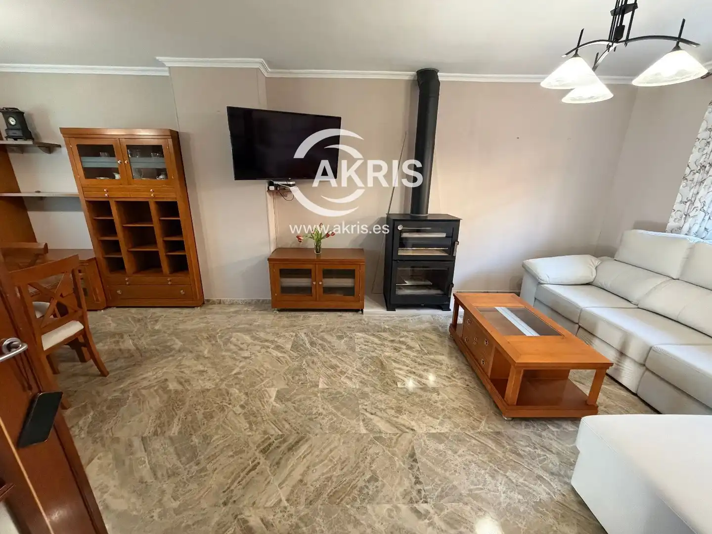 Sala d'estar de Casa adosada en venda en Toledo amb Aire condicionat, Jardí privat i Terrassa