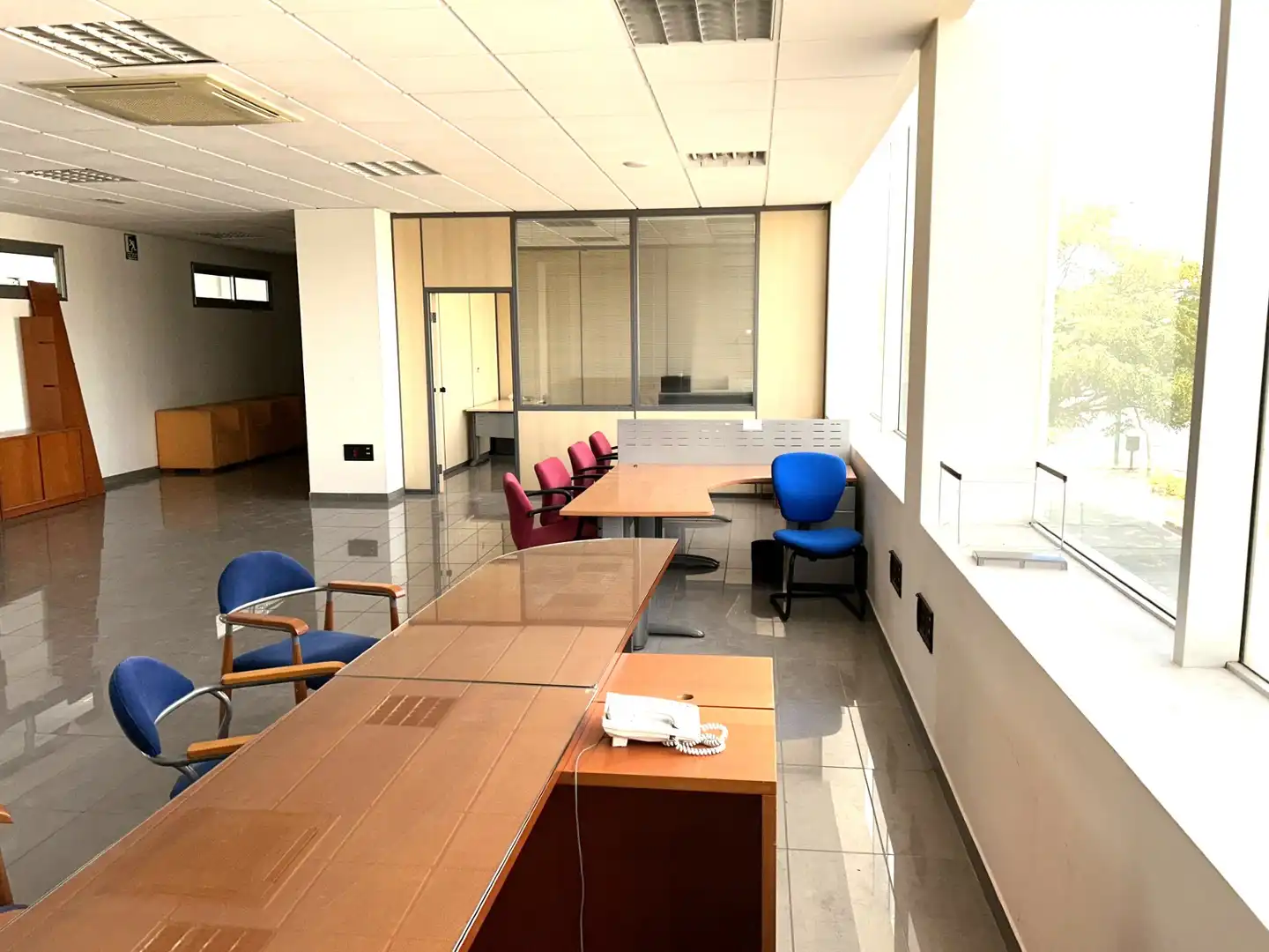 Büro zur Miete in Málaga mit Klimaanlage, Heizung und Terrasse