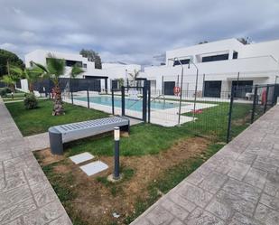 Piscina de Casa adosada en venda en Jerez de la Frontera amb Terrassa