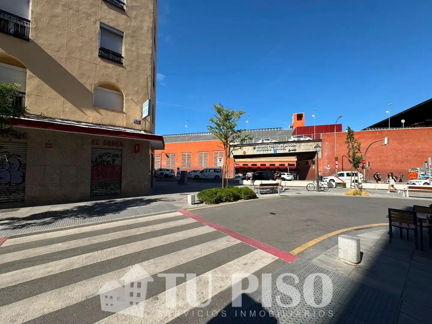Vista exterior de Piso en venta en Madrid con Calefacción y Amueblado