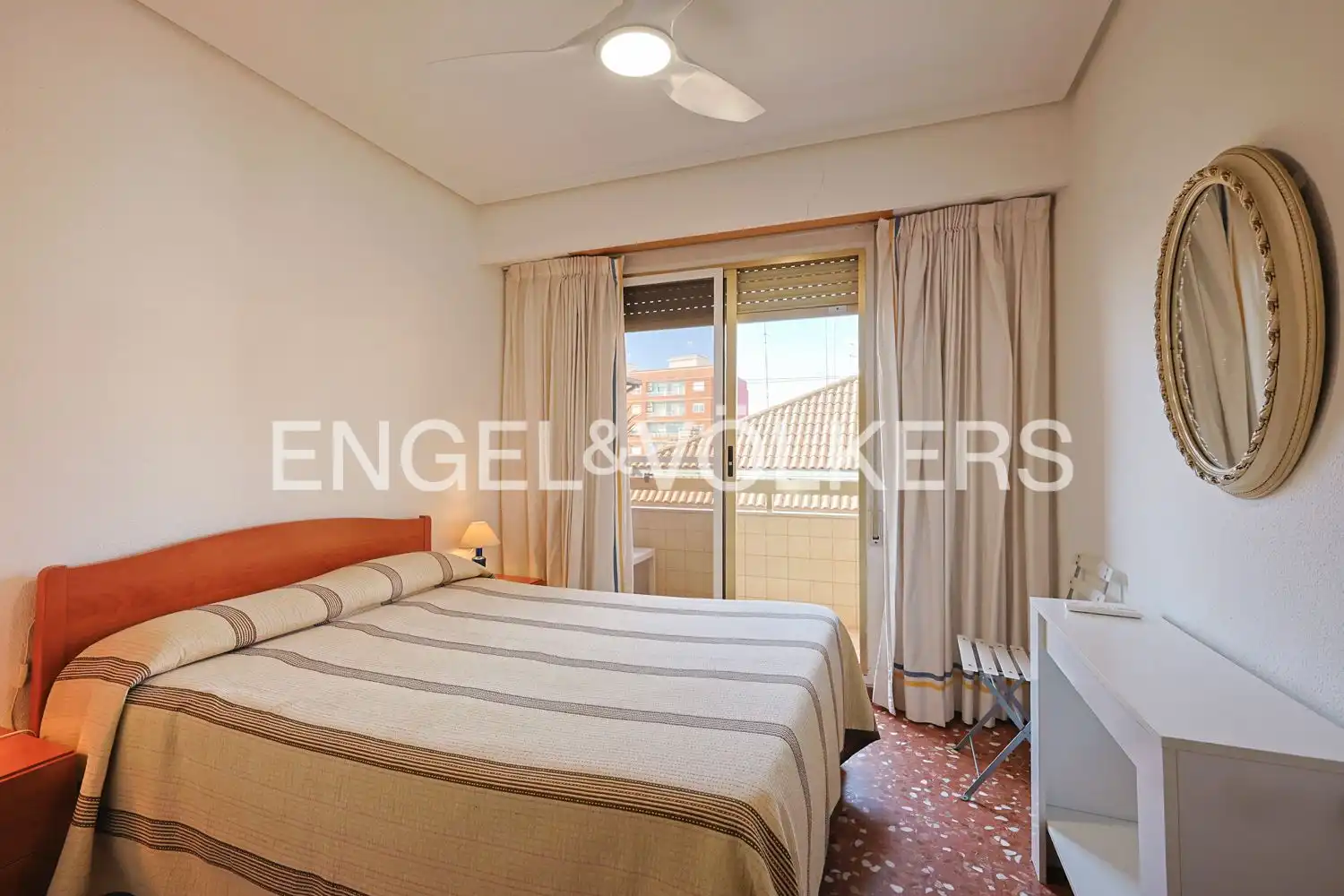 Schlafzimmer von Wohnung zur Miete in Valencia mit Klimaanlage, Heizung und Möbliert