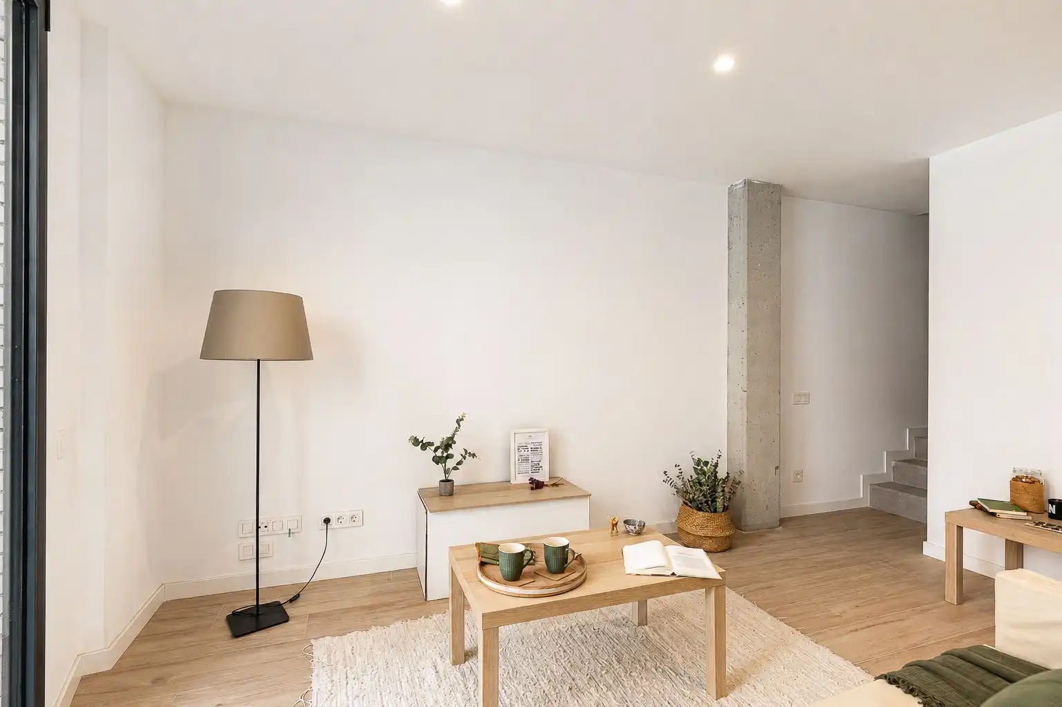 Sala d'estar de Dúplex en venda en Barcelona amb Aire condicionat, Calefacció i Jardí privat