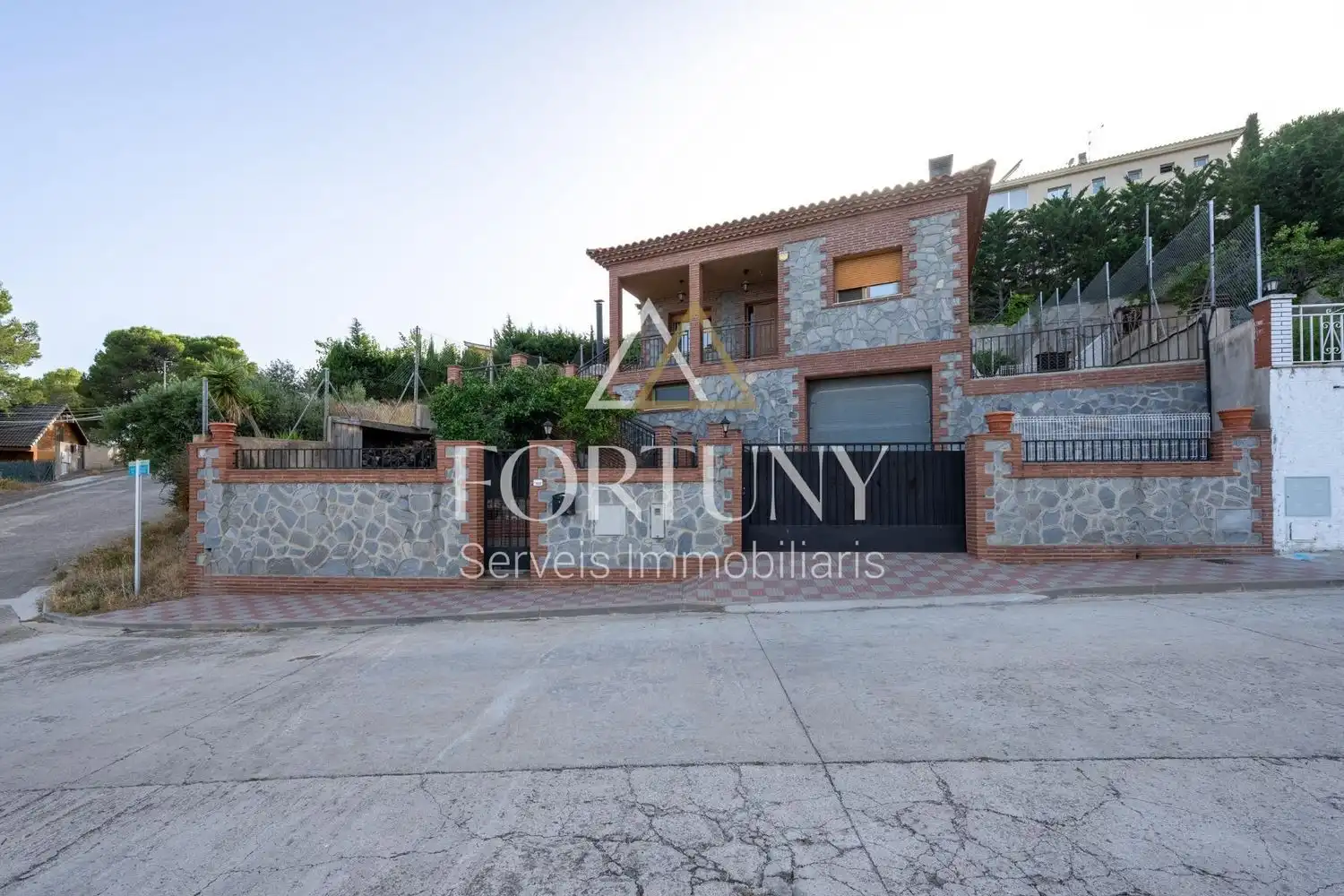 House with pool for sale in de Montclar