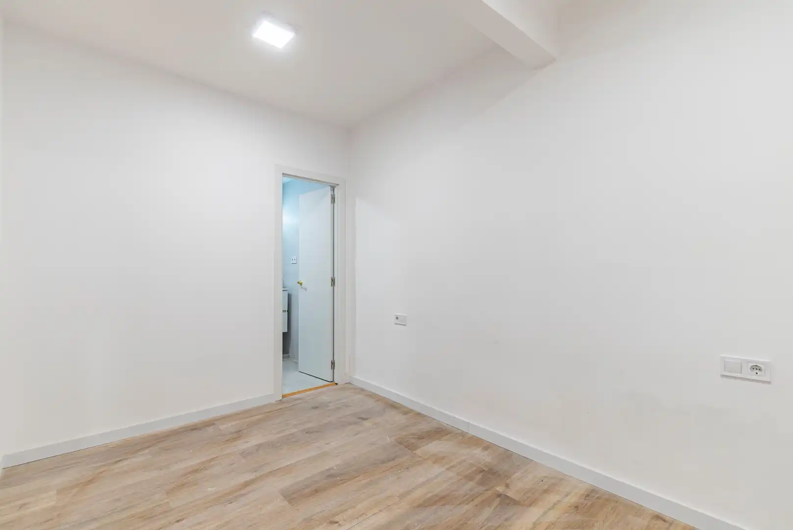 Wohnung zum Verkauf in L'Hospitalet de Llobregat mit Klimaanlage, Heizung und Parkett