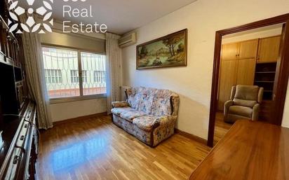 Exterior view of Flat for sale in  Barcelona Capital  with Heating and Parquet flooring