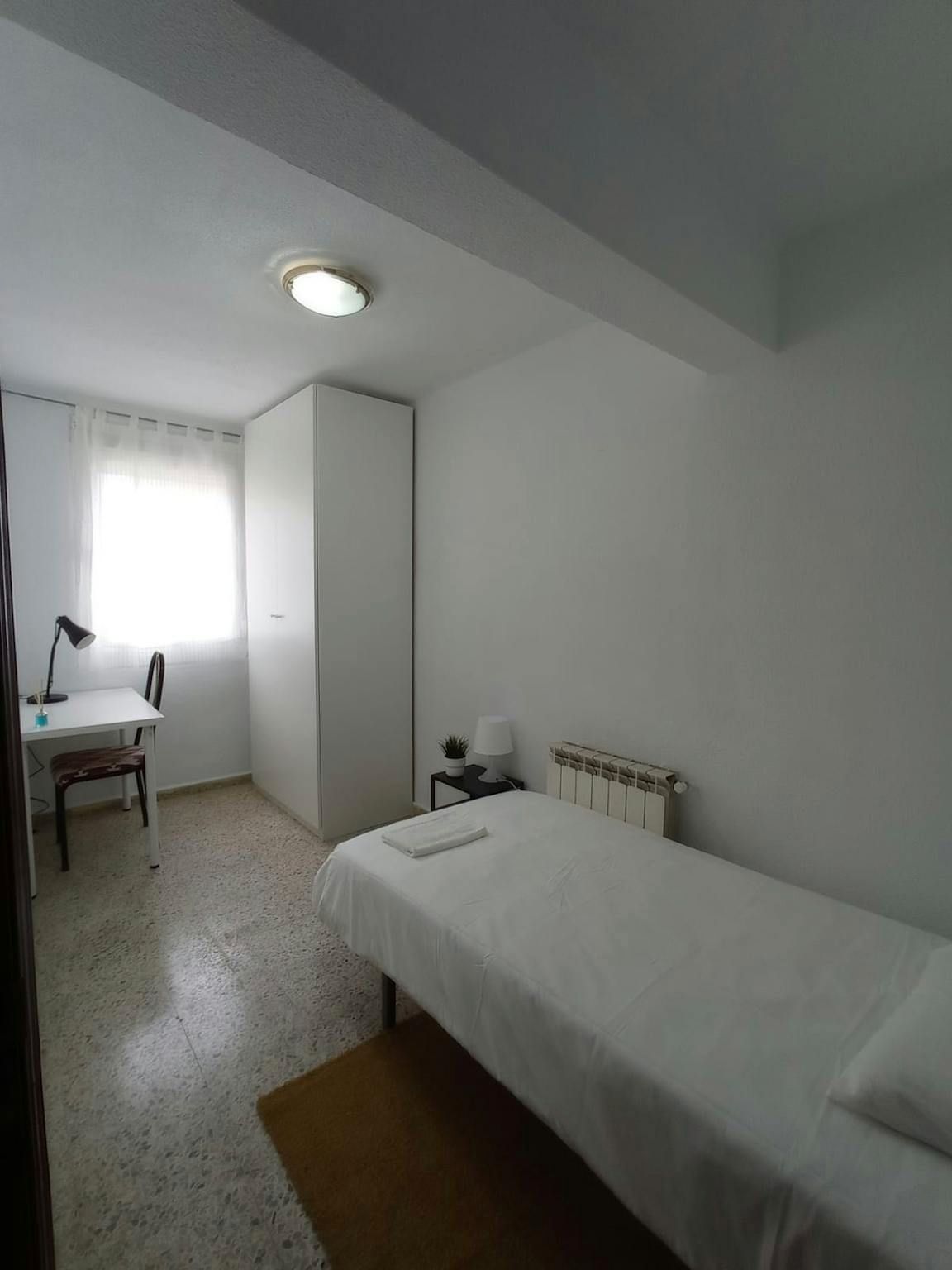 Flat to share in N/A, Ventas