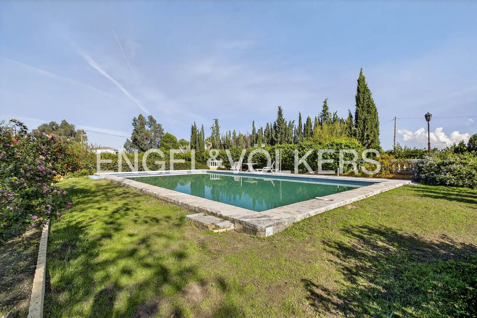 Swimming pool of Houses for sale in Morón de la Frontera  with Air Conditioner, Heating and Private garden