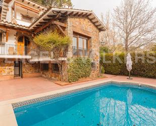 Swimming pool of House or chalet to rent in Sant Cugat del Vallès  with Air Conditioner, Heating and Private garden