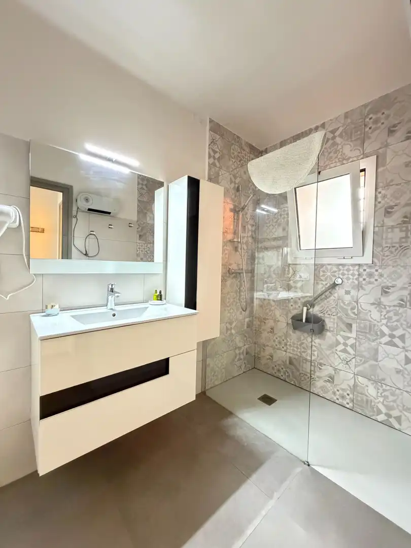 Bany de Apartament en venda en Roses amb Aire condicionat, Calefacció i Terrassa