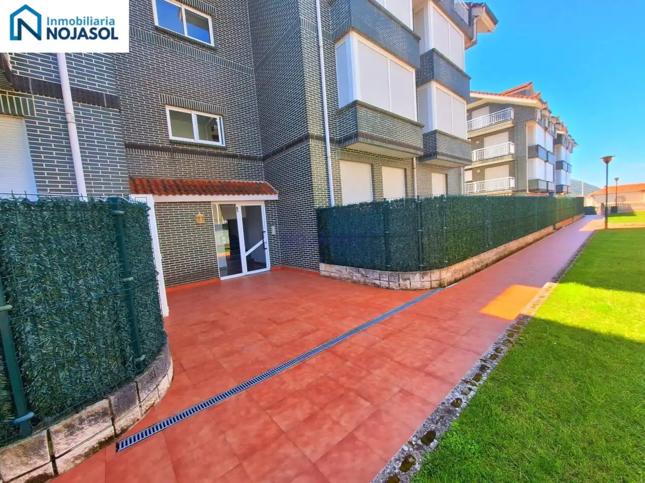 Vista exterior de Apartamento de alquiler en Noja con Calefacción, Terraza y Amueblado