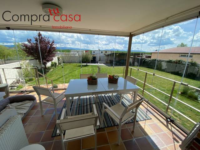 Casa adosada en Venta en Calle MISTRAL en Encinillas