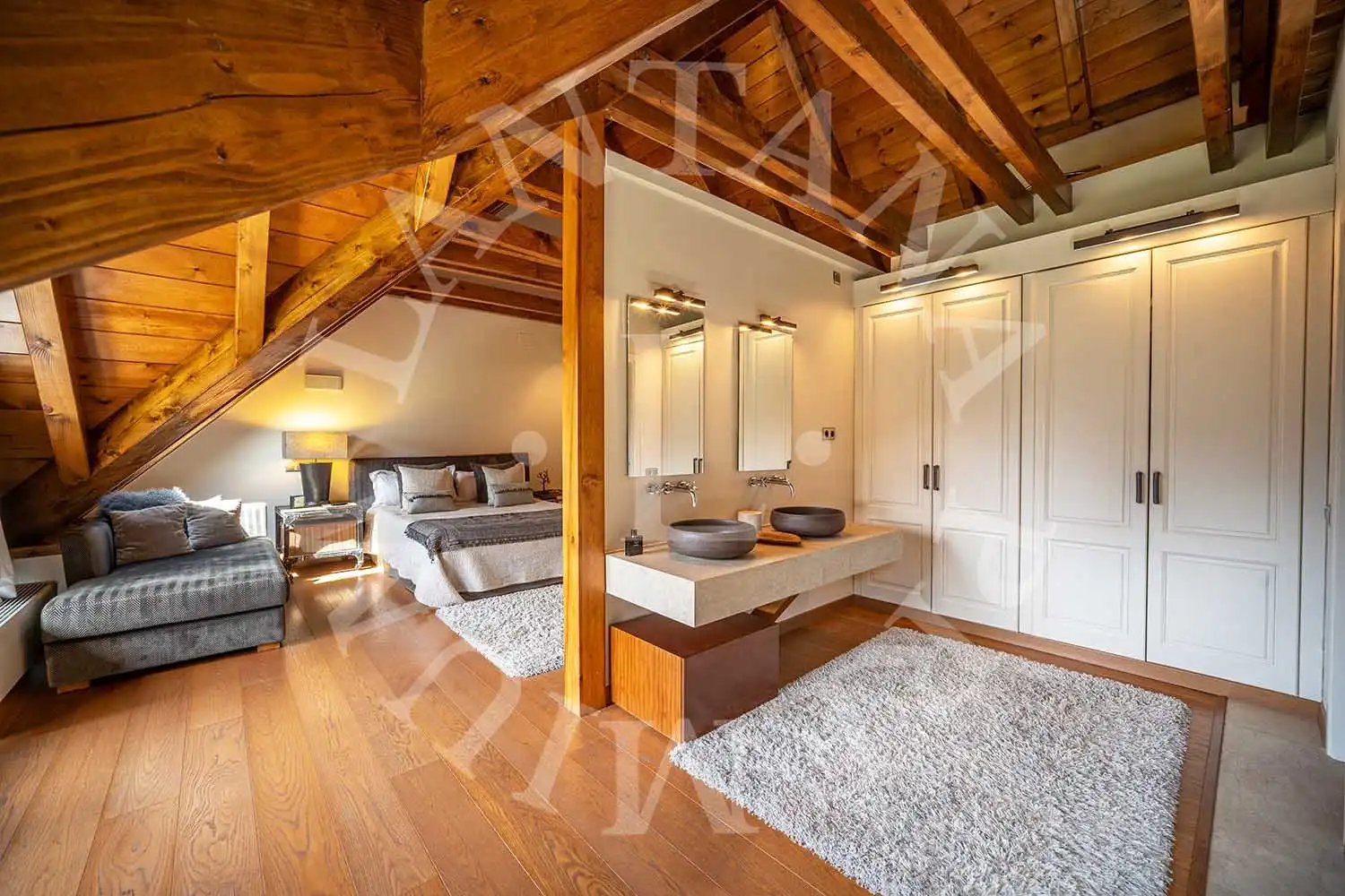 Habitación de Casa adosada en venta en Naut Aran con Calefacción, Jardín privado y Parquet
