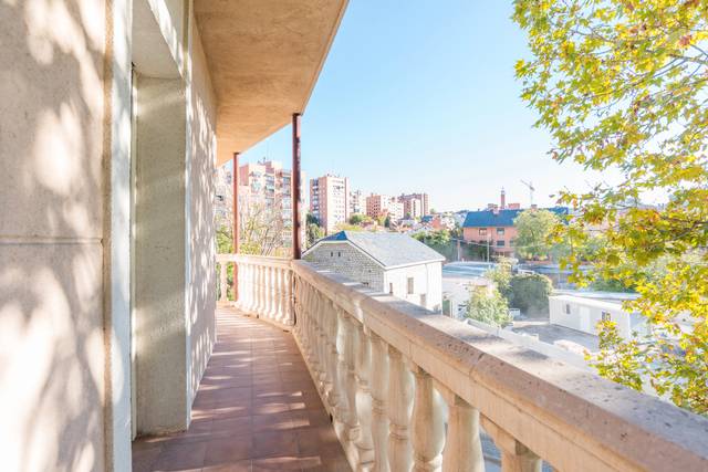 Casa-chalet en Venta en Calle de Luisa Andrés en Valdezarza