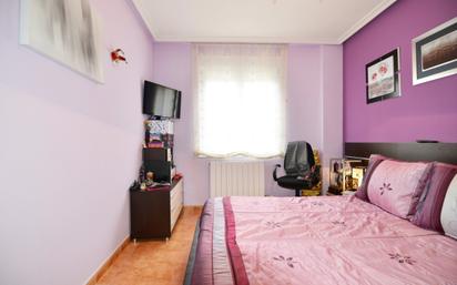 Bedroom of Flat for sale in Carbajosa de la Sagrada  with Heating and Terrace