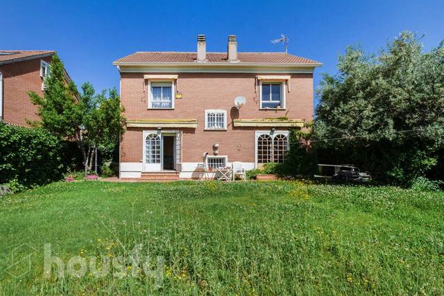 Casa-chalet en Venta en Avd. De Enmedio, . en La Paloma - Asfain