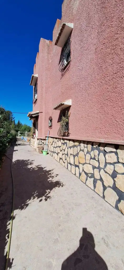 Vista exterior de Casa o xalet en venda en Navarrés amb Jardí privat, Terrassa i Piscina