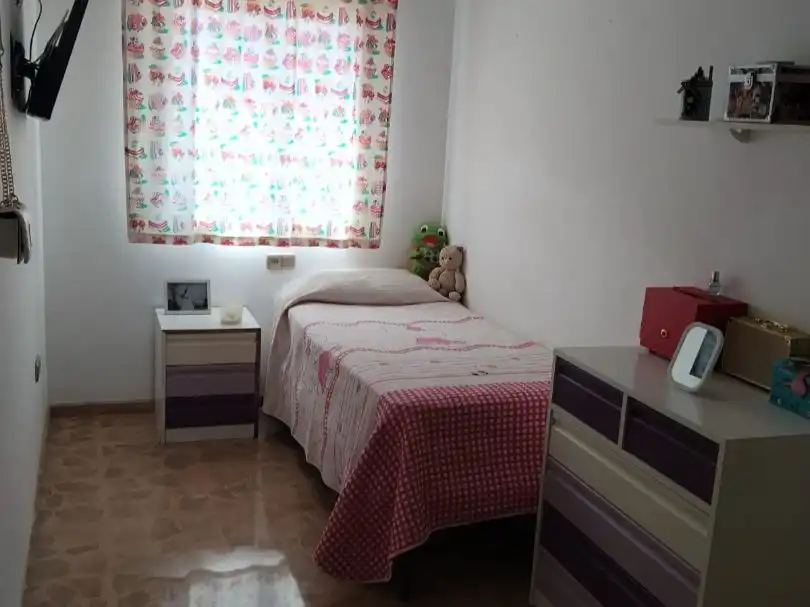 Dormitori de Pis en venda en  Almería Capital amb Aire condicionat i Balcó