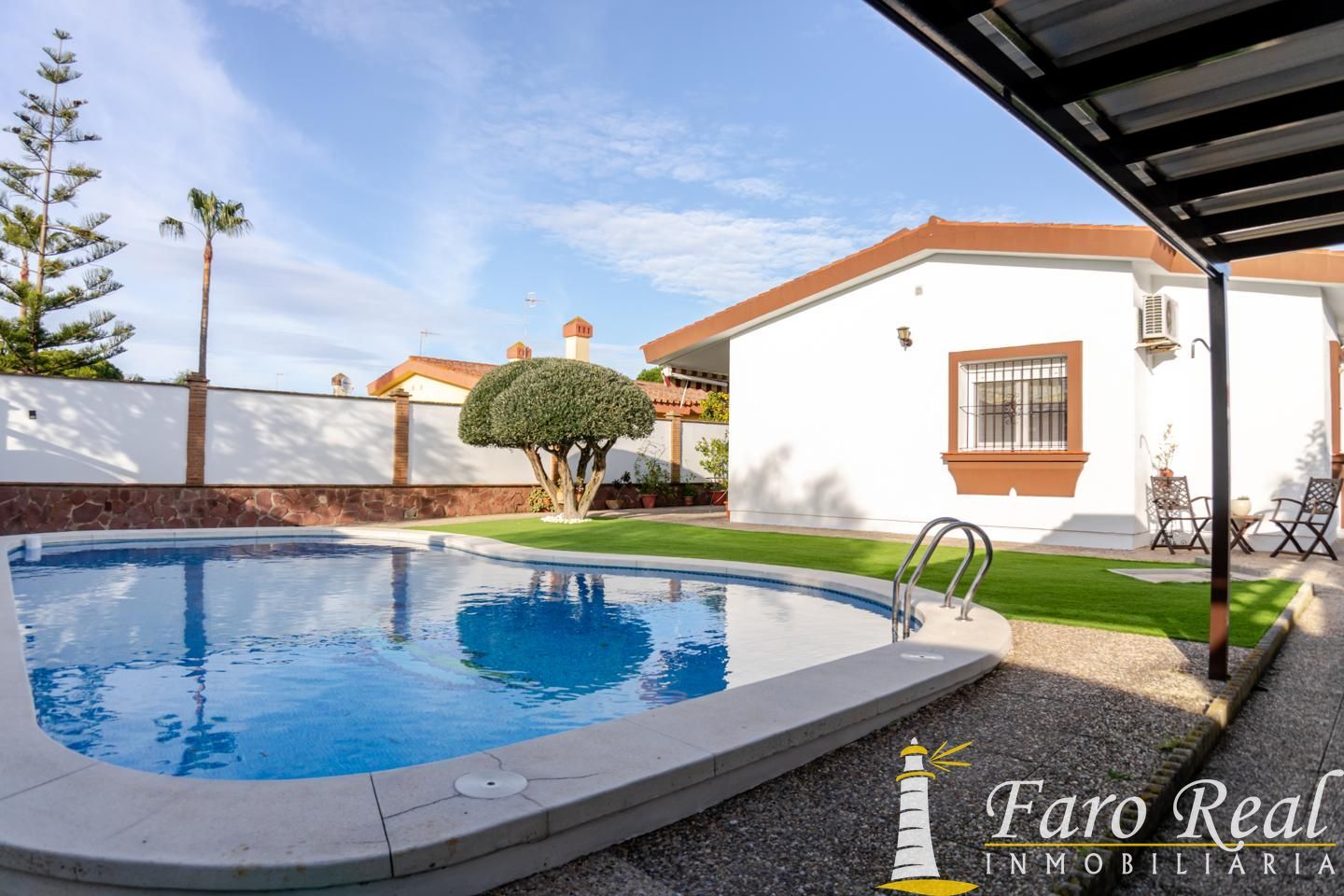 Jardí de Casa o xalet en venda en Sanlúcar de Barrameda amb Aire condicionat, Jardí privat i Terrassa