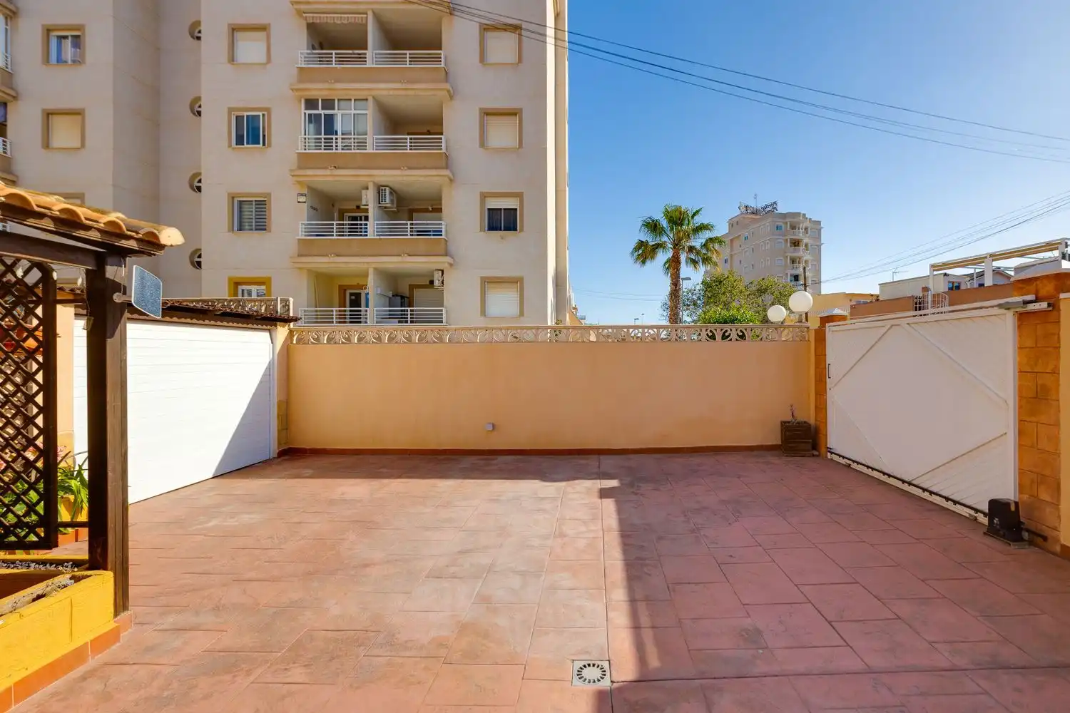 Casa bifamiliare con giardino in vendita a Calle Bella Antonia 137, imagen 8