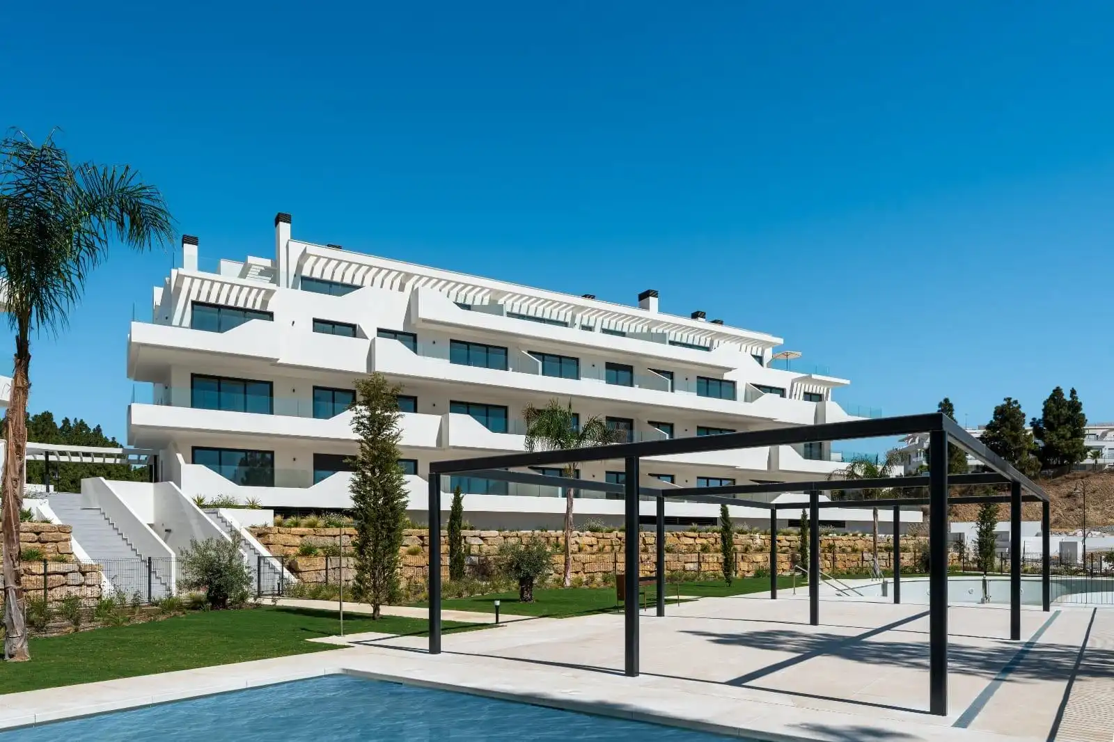 Vista exterior de Apartament en venda en Mijas amb Jardí privat, Terrassa i Traster