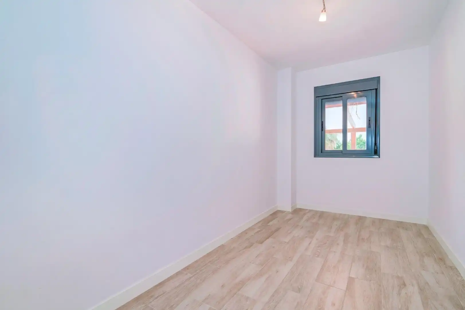 Dormitori de Pis en venda en Albolote amb Jardí privat, Terrassa i Moblat