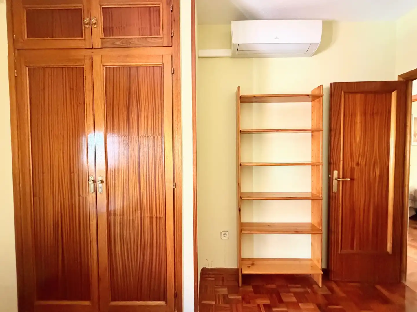 Dormitori de Pis de lloguer en Madrid amb Aire condicionat, Calefacció i Parquet