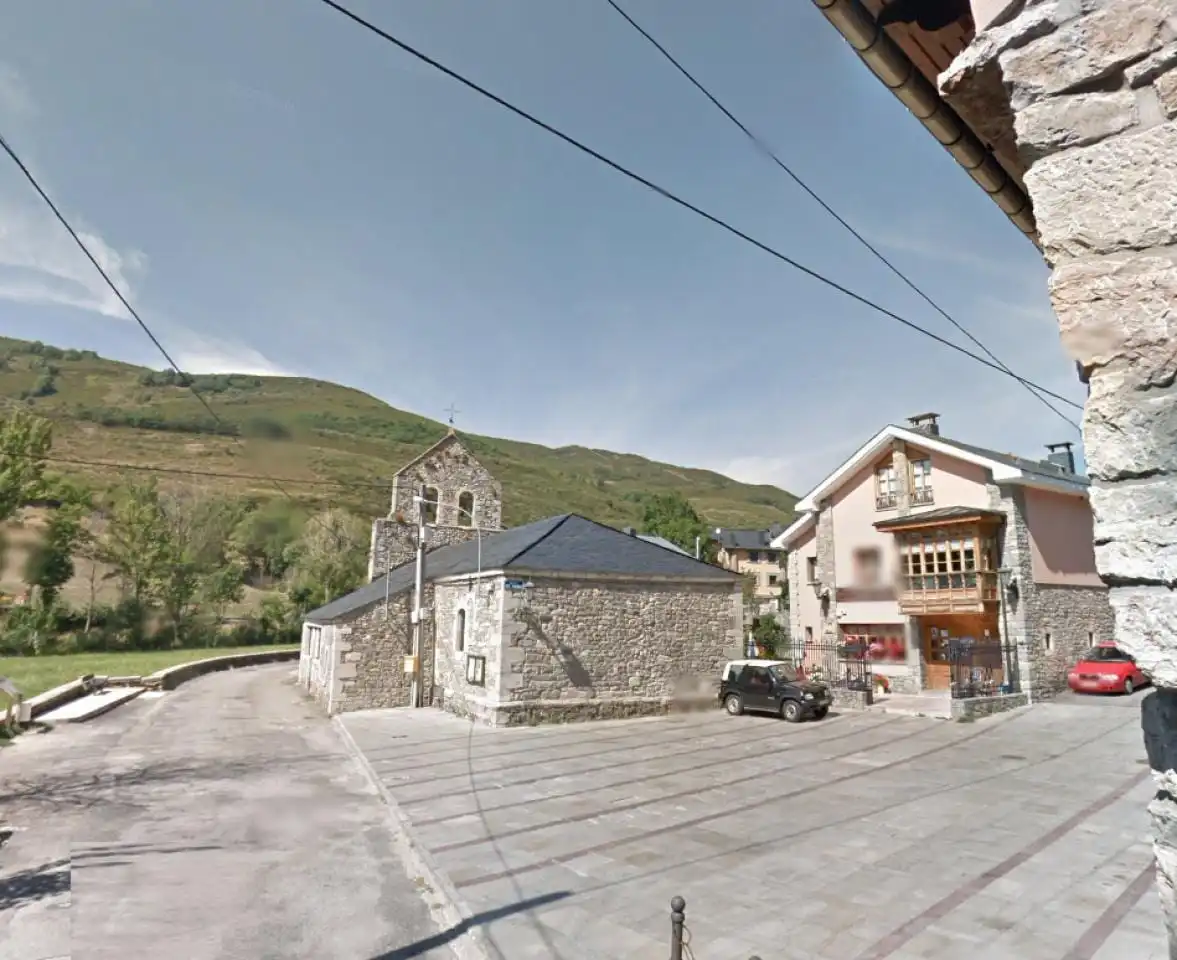 Vista exterior de Casa o xalet en venda en Cabrillanes amb Calefacció