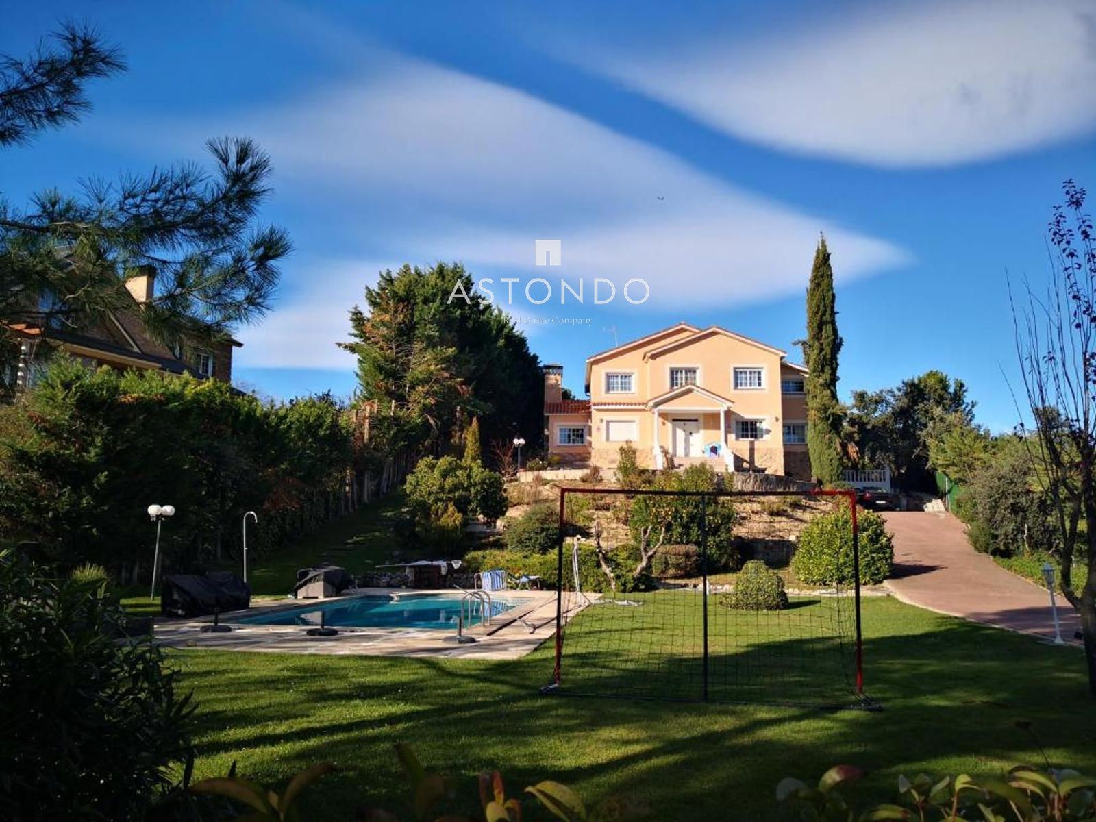 Garden of House or chalet to rent in Ciudalcampo  with Air Conditioner, Heating and Private garden