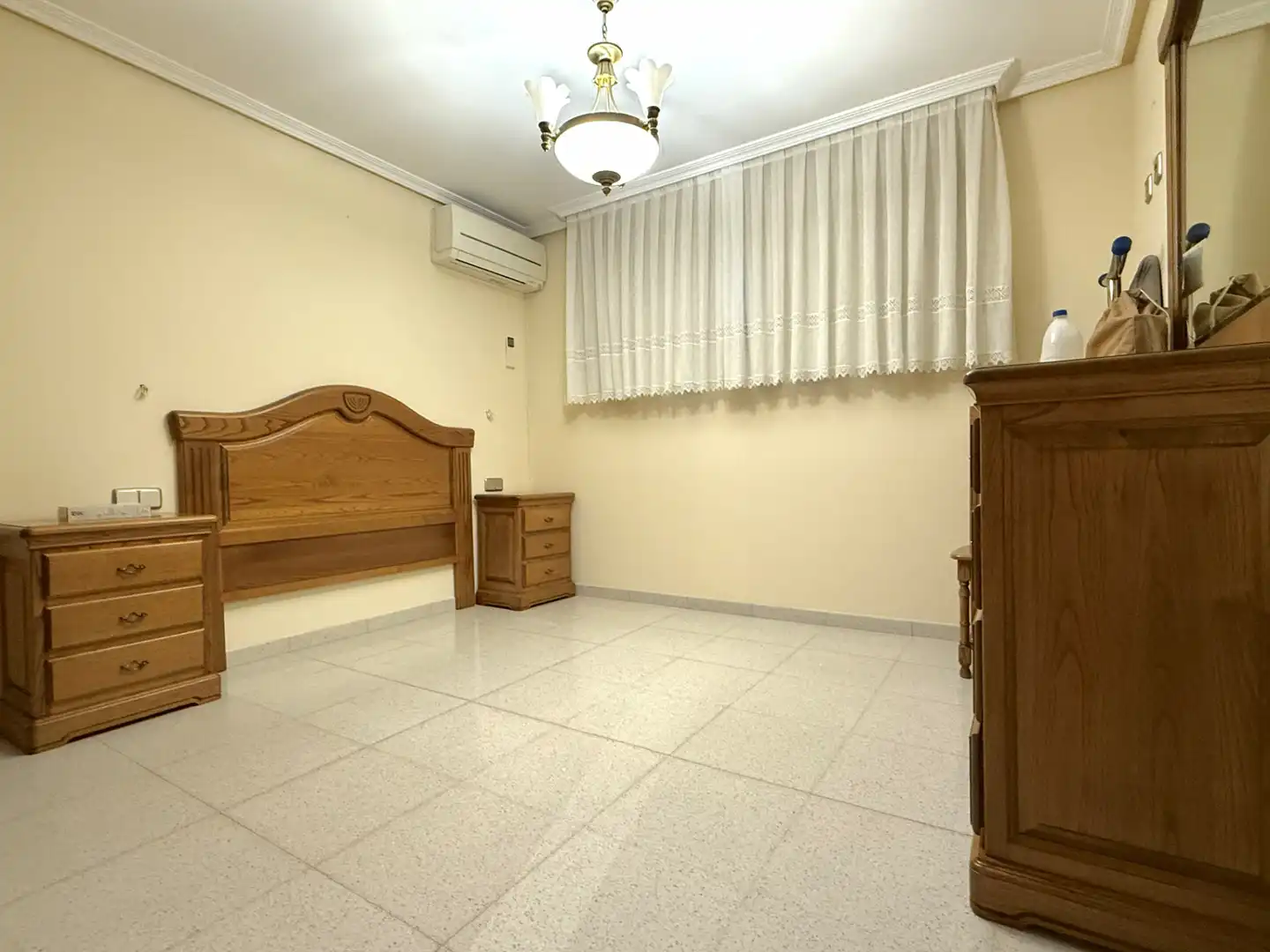 Dormitori de Casa o xalet en venda en Alcalá de Henares amb Aire condicionat, Calefacció i Jardí privat
