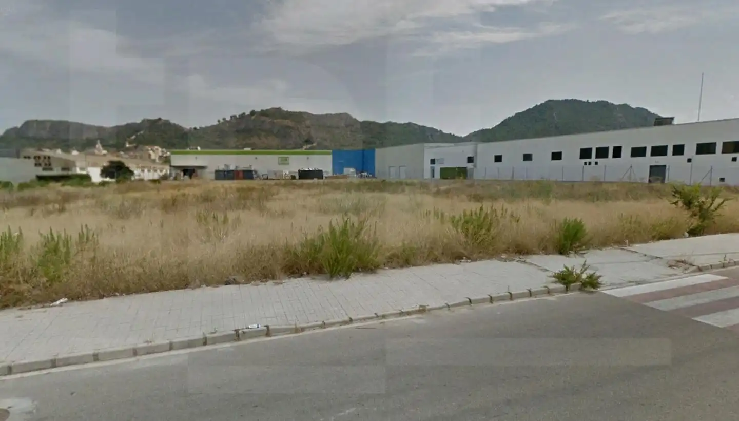 Terreno industrial en venta en Xàtiva