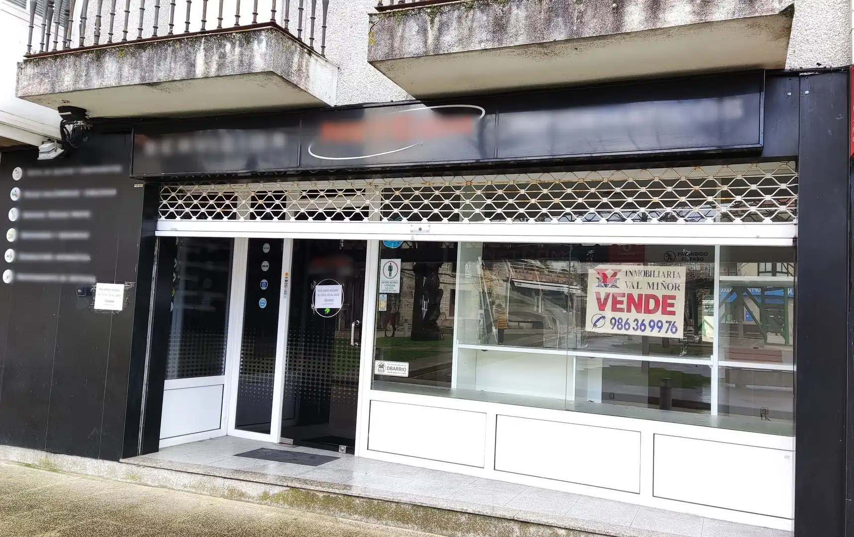 Local comercial en venda a Praza Doctor Latino Salgueiro 4