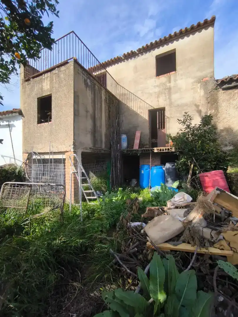 Vista exterior de Casa adosada en venda en Corteconcepción amb Jardí privat