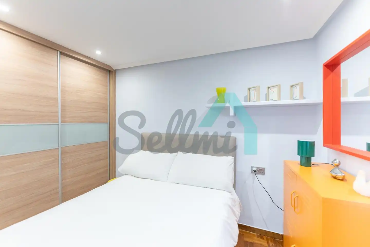 Habitación de Piso de alquiler en Gijón  con Calefacción, Parquet y Amueblado