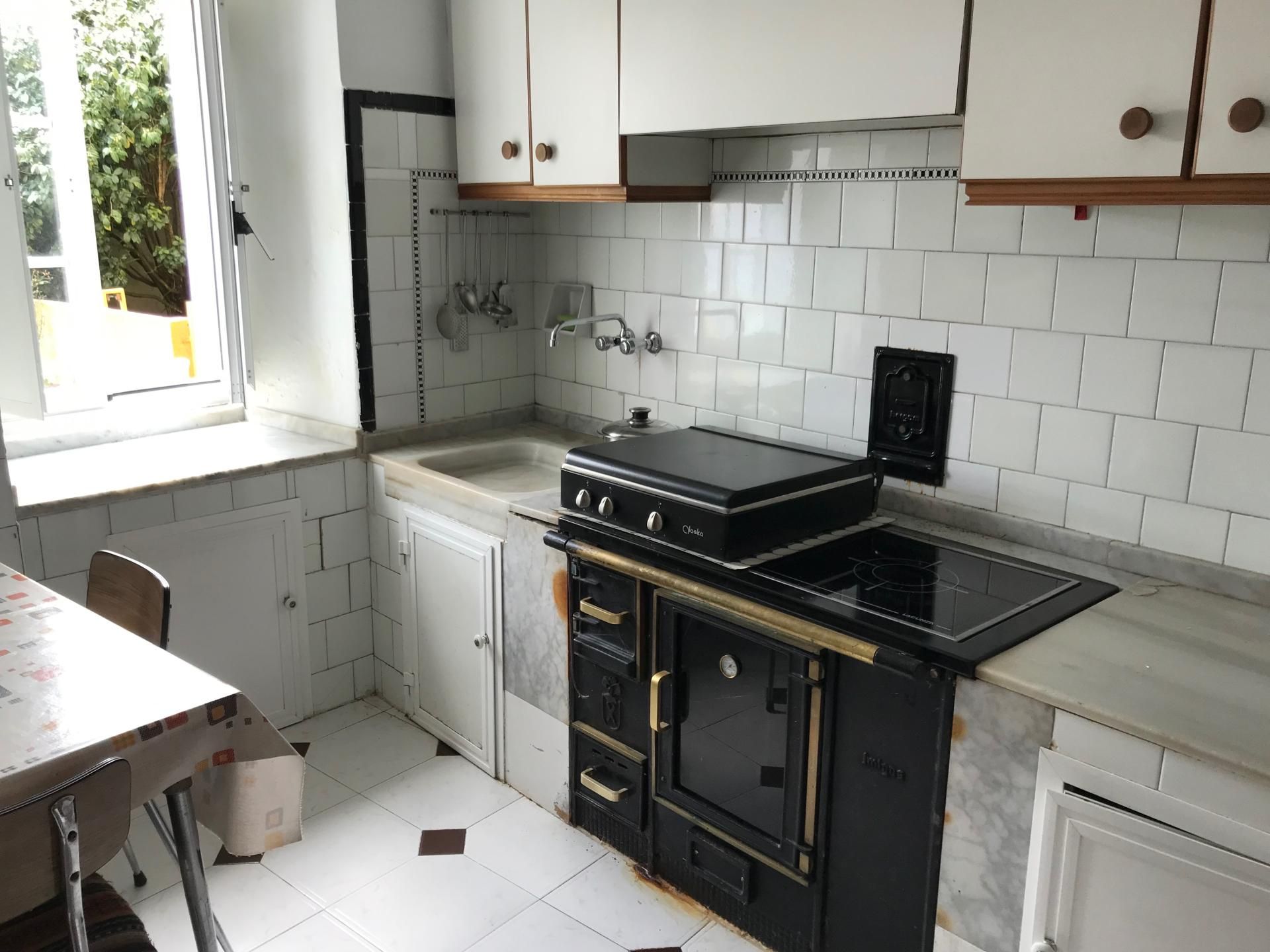 Kitchen of Single-family semi-detached for sale in Noia  with Balcony