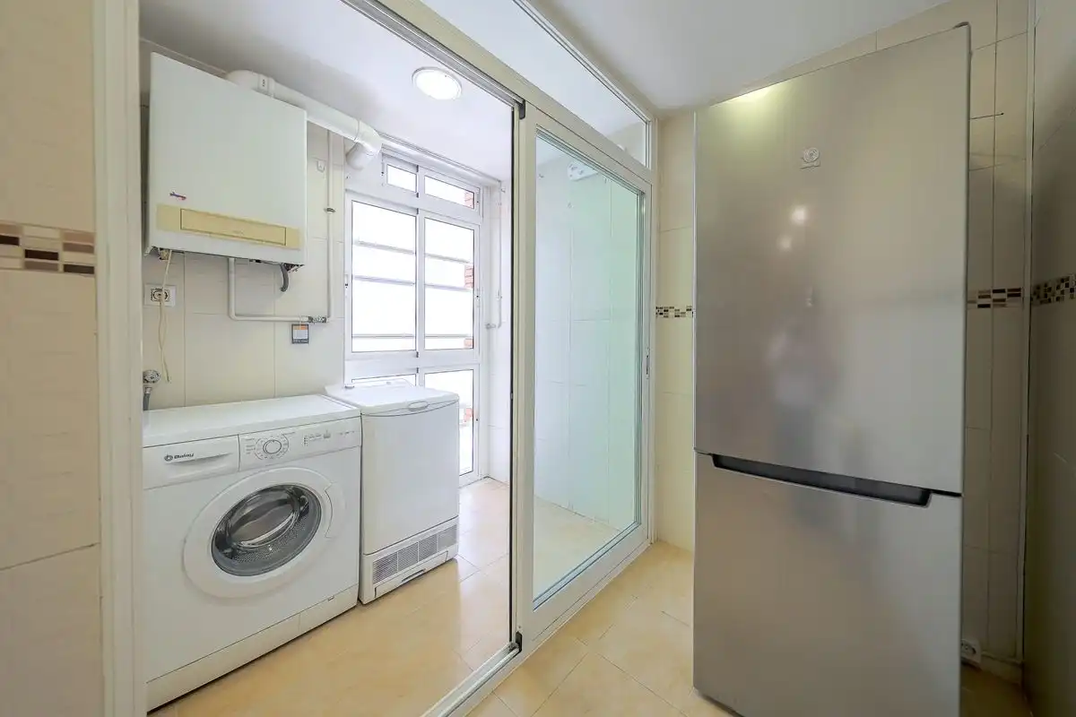Flat with pool for sale in C. de Américo Castro, imagen 18