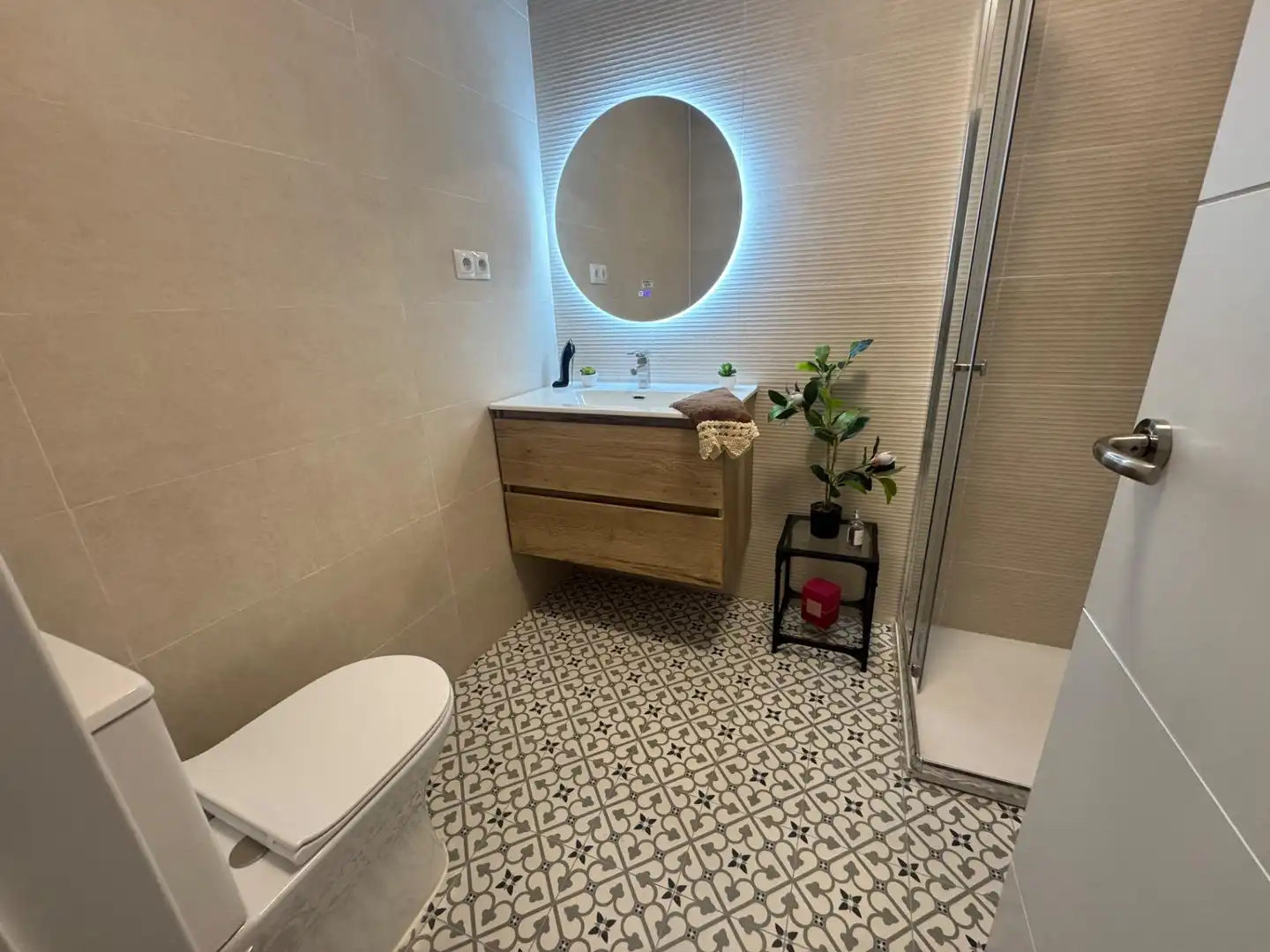 Bathroom of Flat for sale in Málaga  with Air Conditioner, Terrace and Furnished