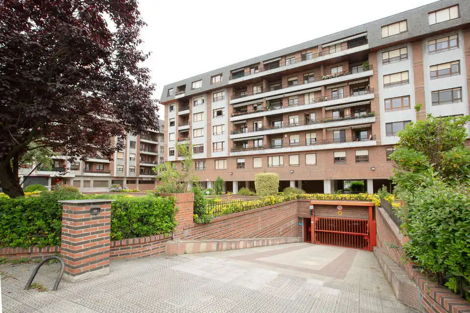 Vista exterior de Piso en venta en Getxo  con Calefacción, Trastero y Amueblado