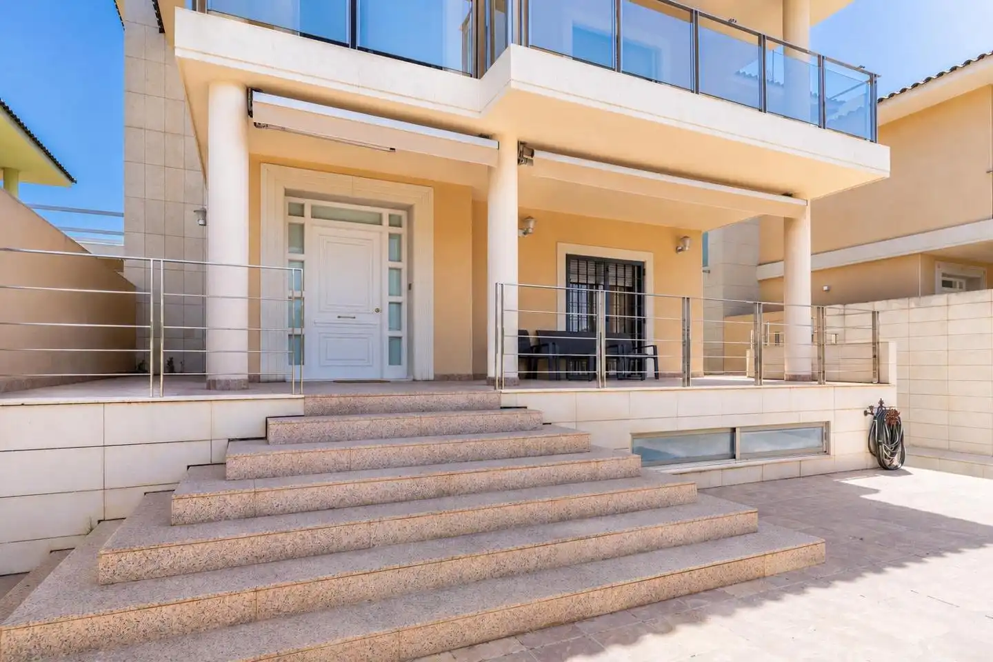 Vista exterior de Casa o chalet en venta en Elche / Elx con Aire acondicionado, Jardín privado y Parquet