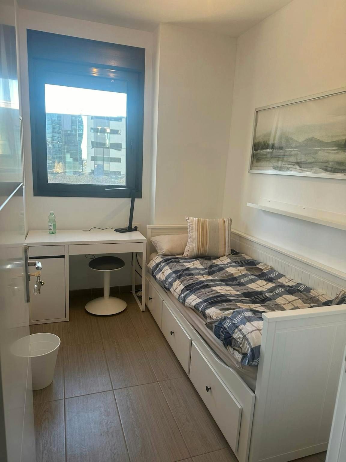 Dormitori de Pis per a compartir en L'Hospitalet de Llobregat amb Aire condicionat, Calefacció i Moblat