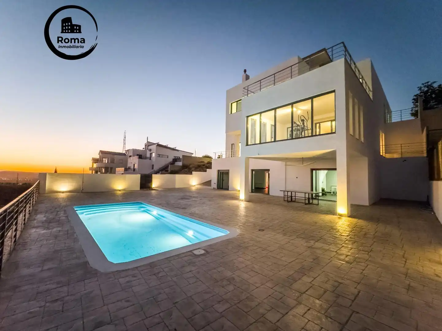 Piscina de Casa o chalet en venta en La Zubia con Aire acondicionado, Calefacción y Jardín privado