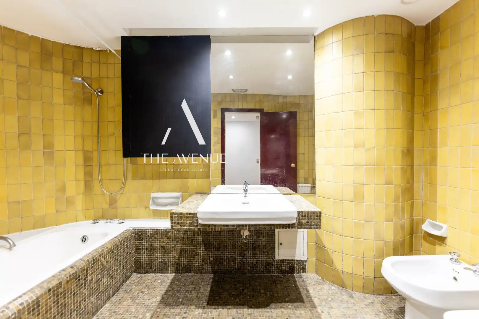 Baño de Piso en venta en Madrid con Aire acondicionado, Calefacción y Jardín privado