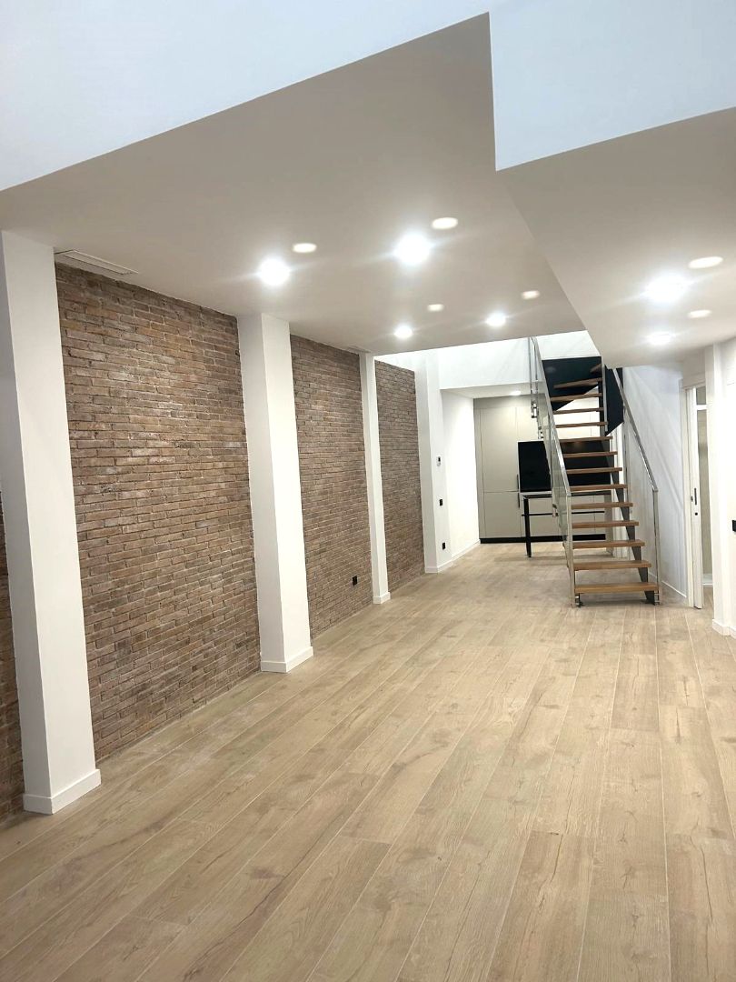 Duplex for sale in Badalona  with Air Conditioner, Heating and Oven