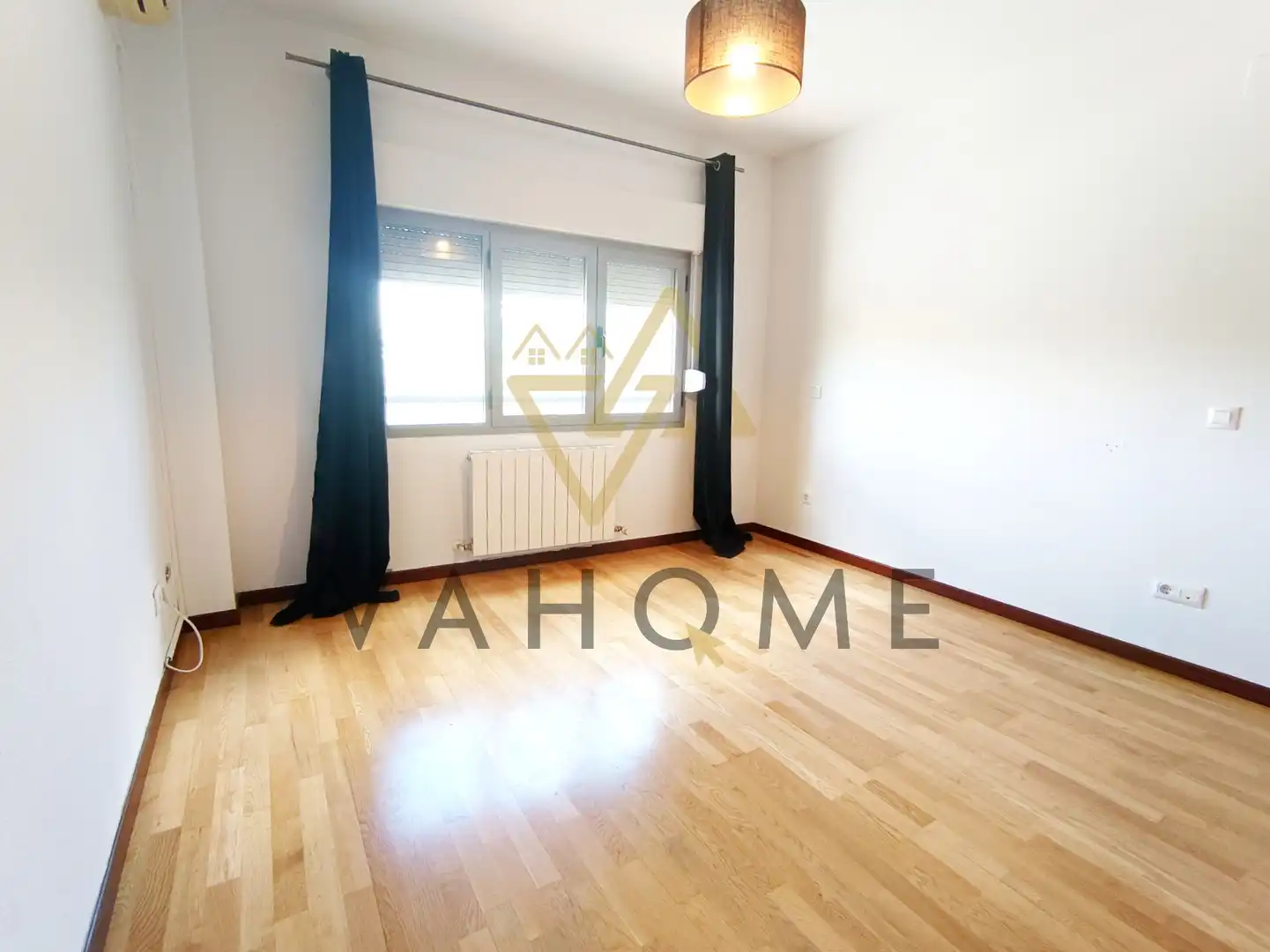 Habitación de Casa adosada en venta en Bargas con Aire acondicionado, Calefacción y Terraza