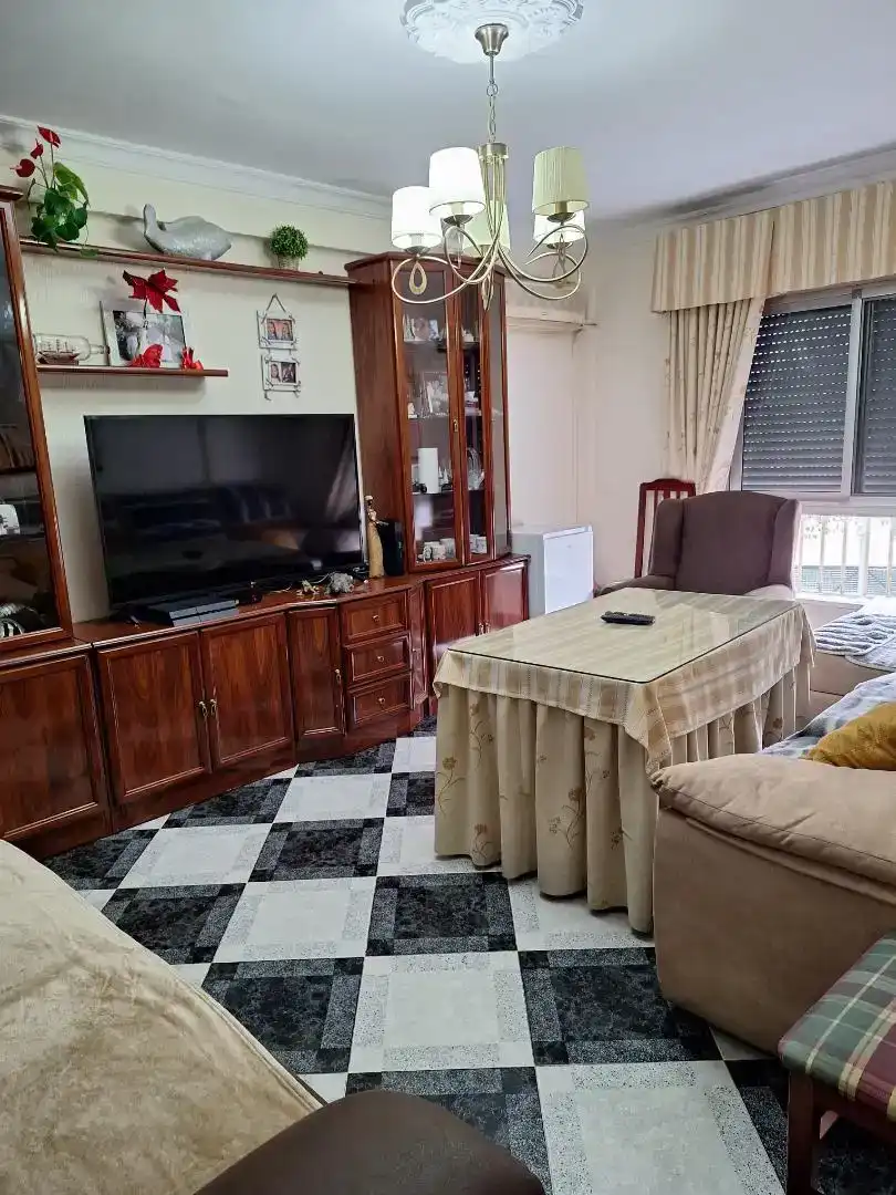 Sala de estar de Piso para compartir en Jerez de la Frontera con Aire acondicionado, Amueblado y Horno